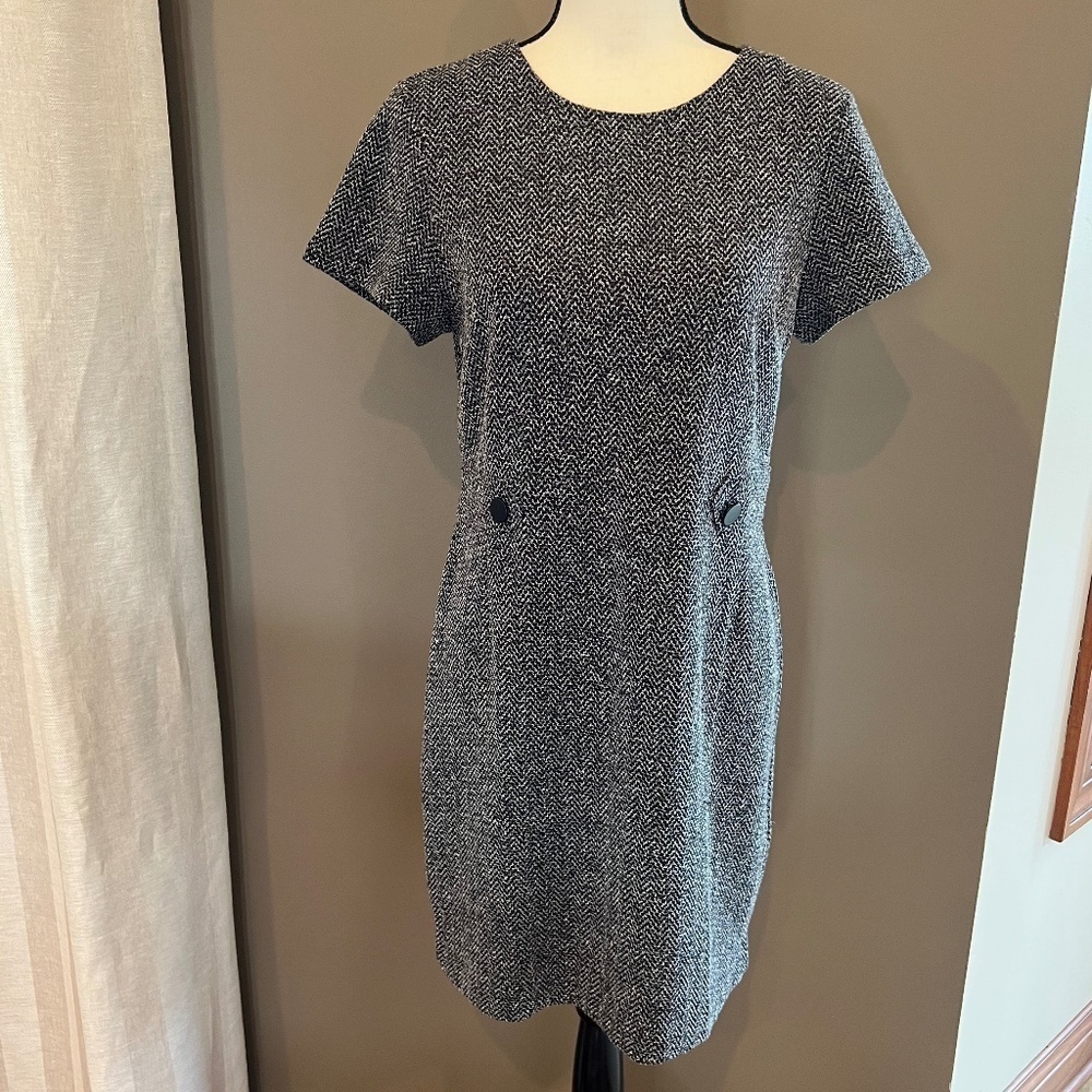 Tahari Women's Elegant Gray Herringbone Midi Tweed Dress, Size Medium